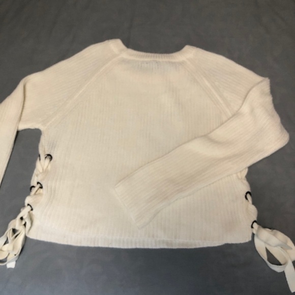 Sweater - Picture 5 of 5